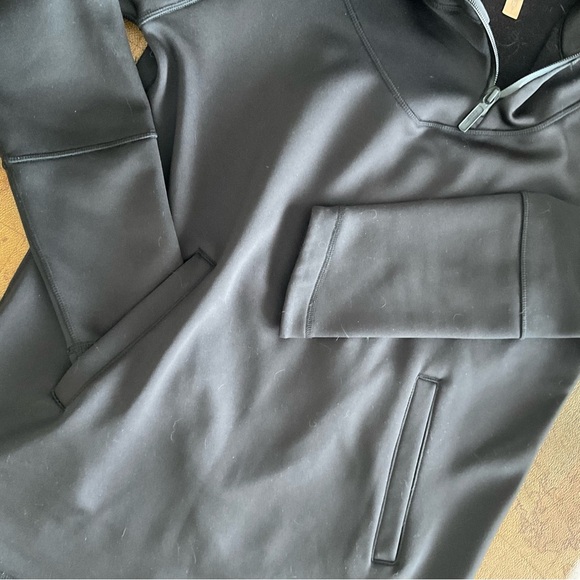 Indigent black tunic with side zip and pockets, size small - Picture 4 of 6